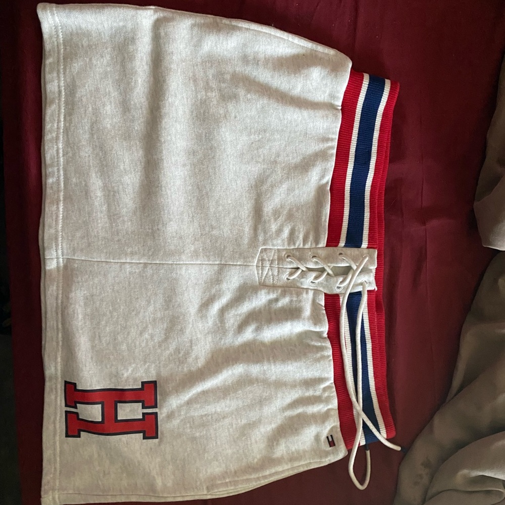 Tommy Hilfiger skirt